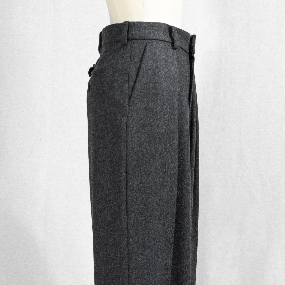 26AW SACRA クラシック フラノパンツ 126501112