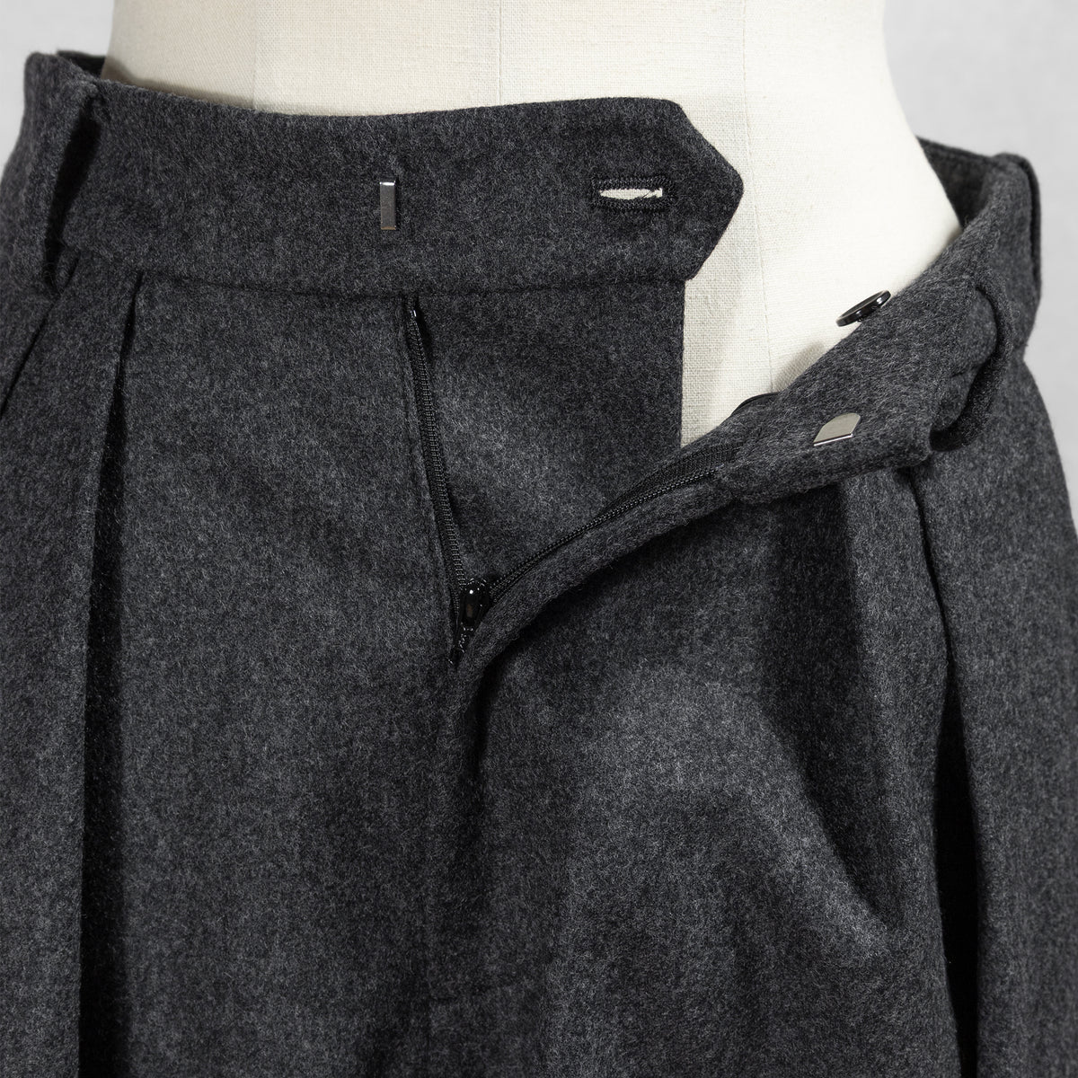 26AW SACRA クラシック フラノパンツ 126501112