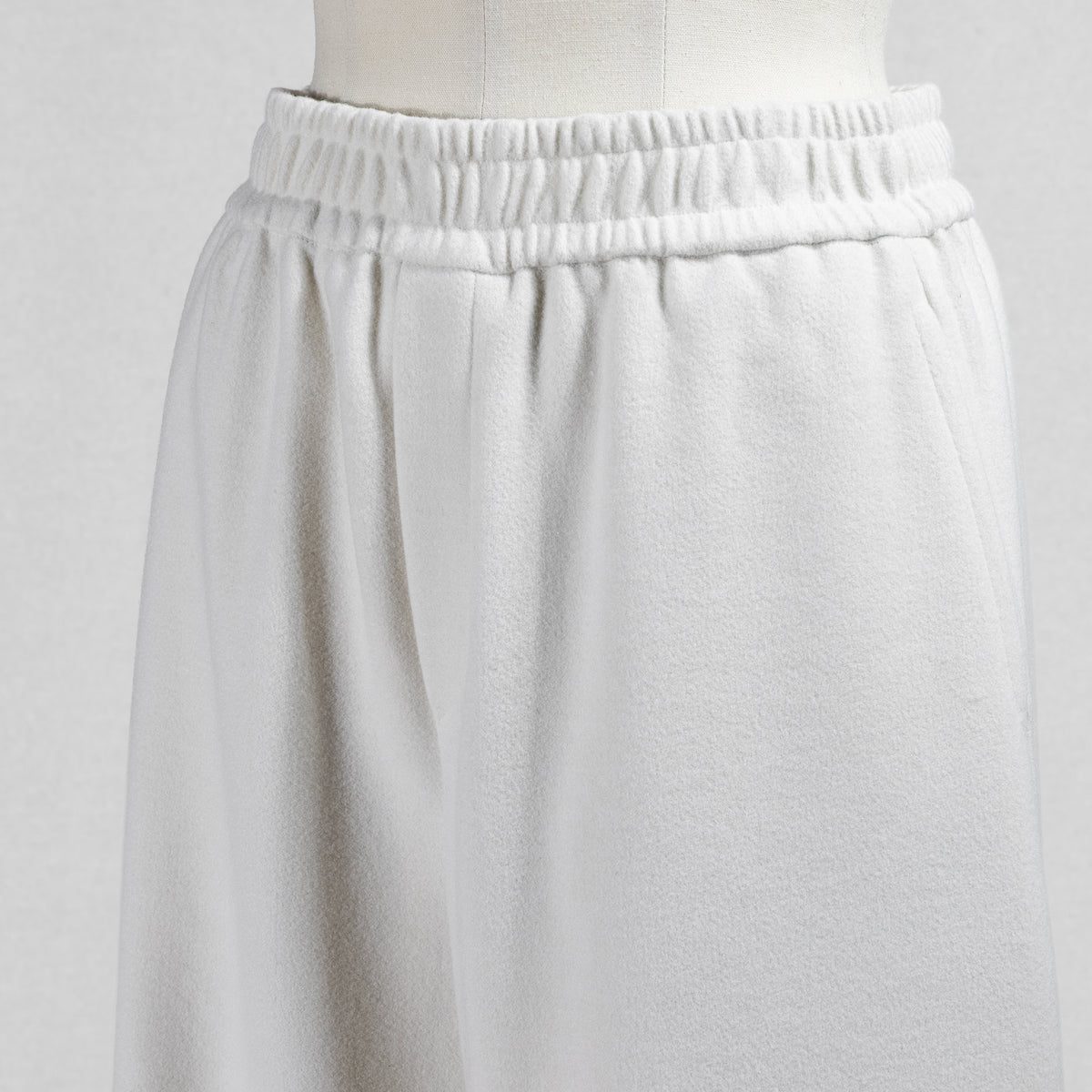26AW cafune ウールライク ストレッチイージーパンツ 635629
