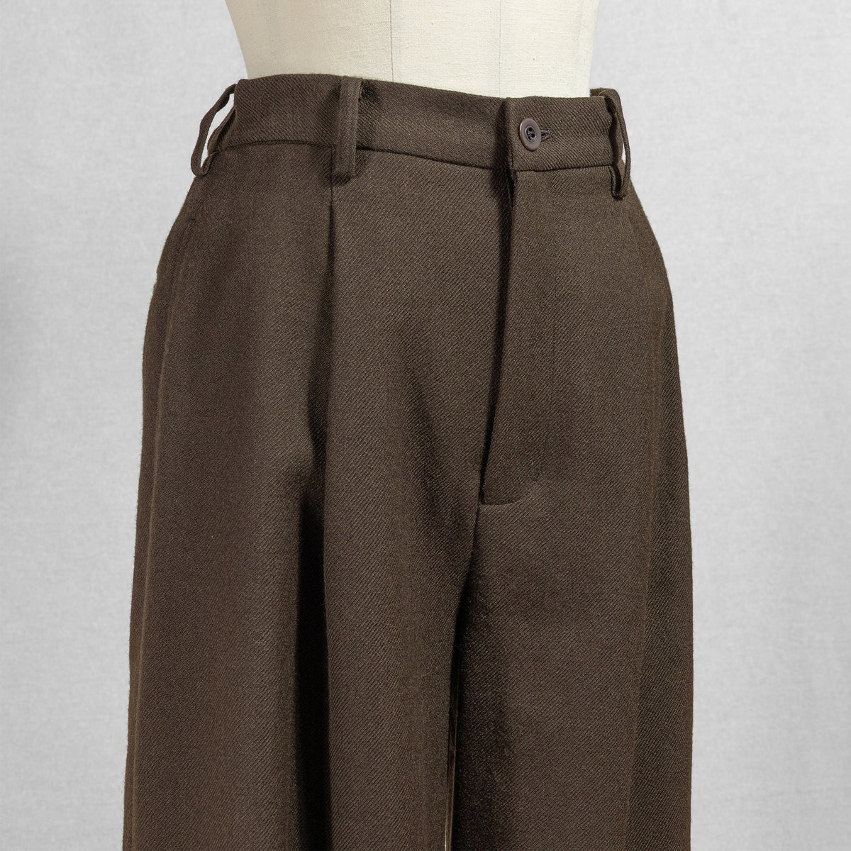 26AW SARAHWEAR ウールサージ シングルタックパンツ C30634