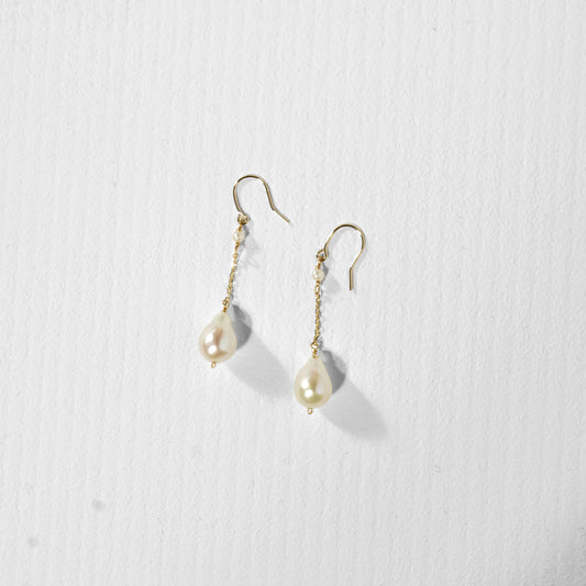 【受注生産】25AW TRIFLES フック&チェーンドロップパールピアス P0180