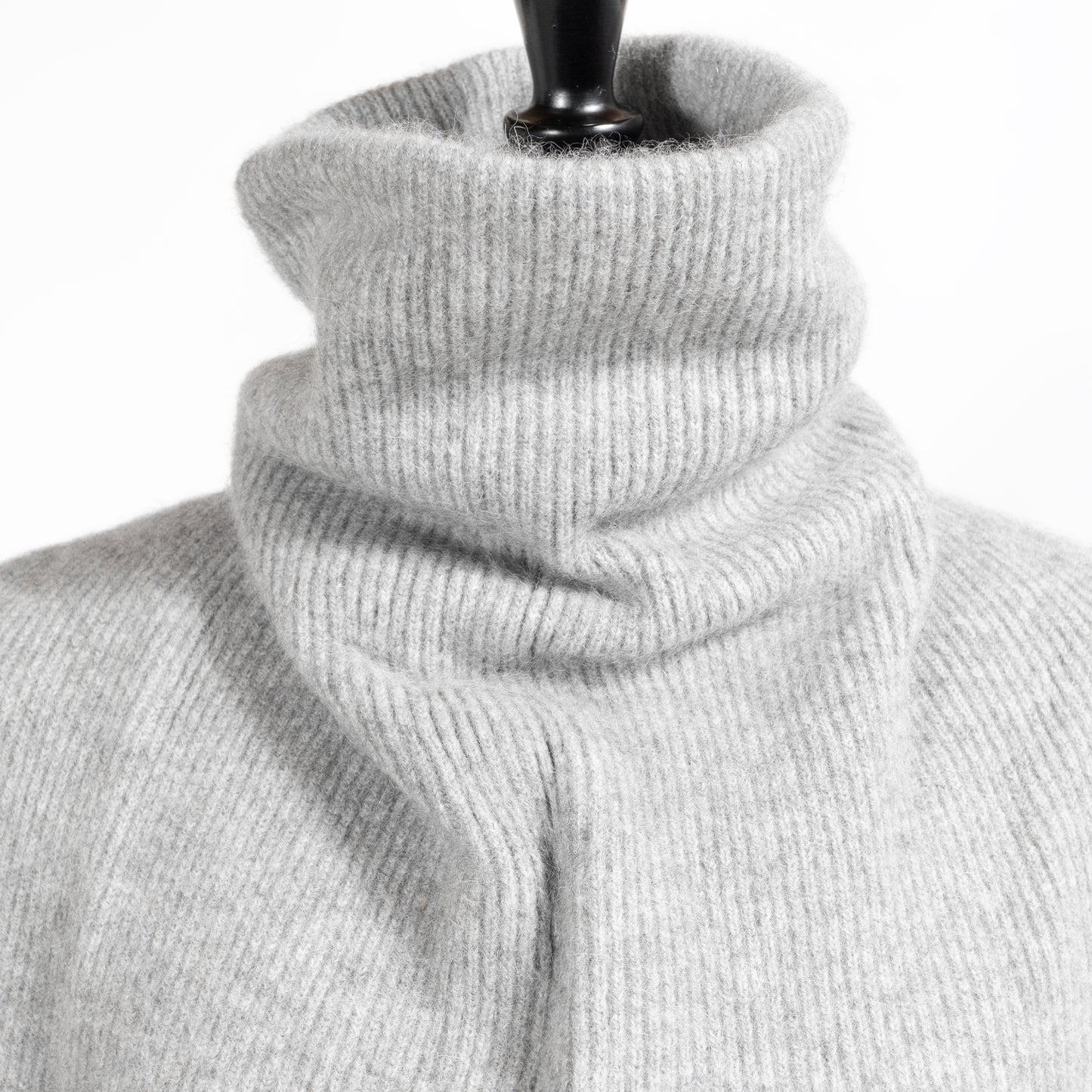 BATONER カシミヤフォックス ユニークタートルネック