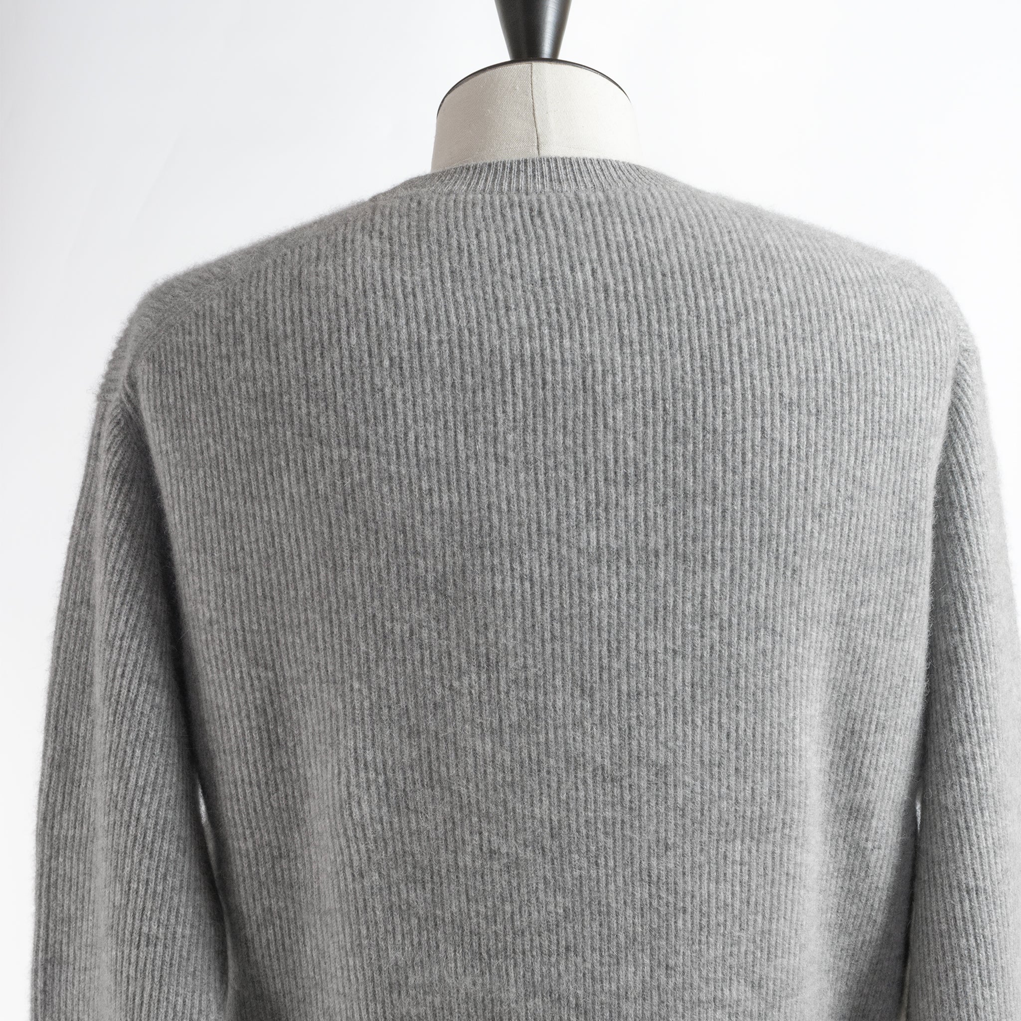 ONTADE公式｜BATONER バトナーMEN CASHMERE FOX CREW NECKの通販