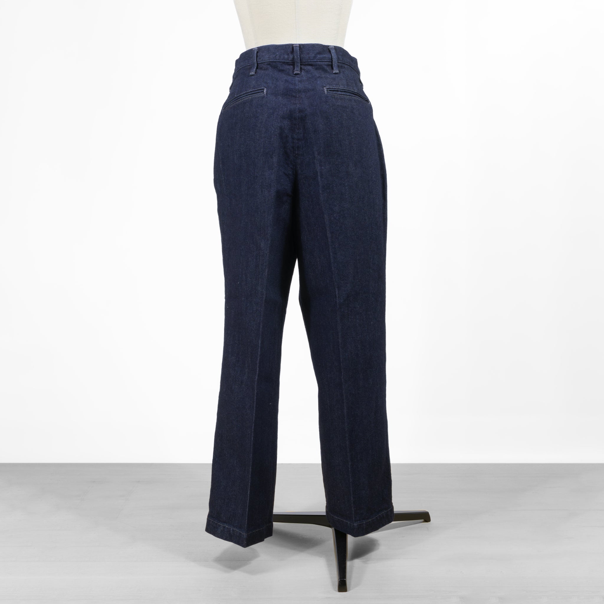 ONTADE公式｜BATONER バトナー ONE TUCK DENIM TROUSERS ONE WASH BN