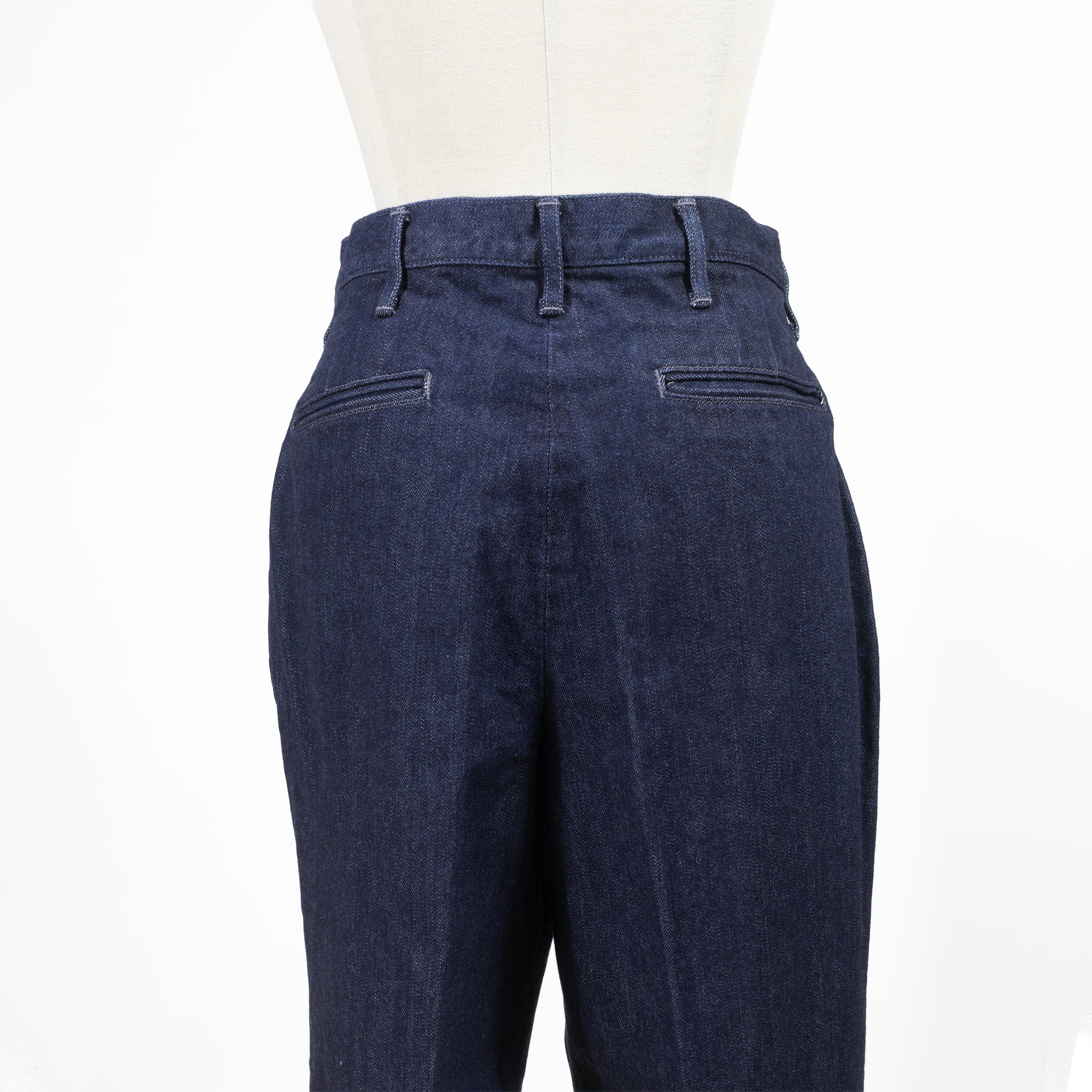 ONTADE公式｜BATONER バトナー ONE TUCK DENIM TROUSERS ONE WASH BN