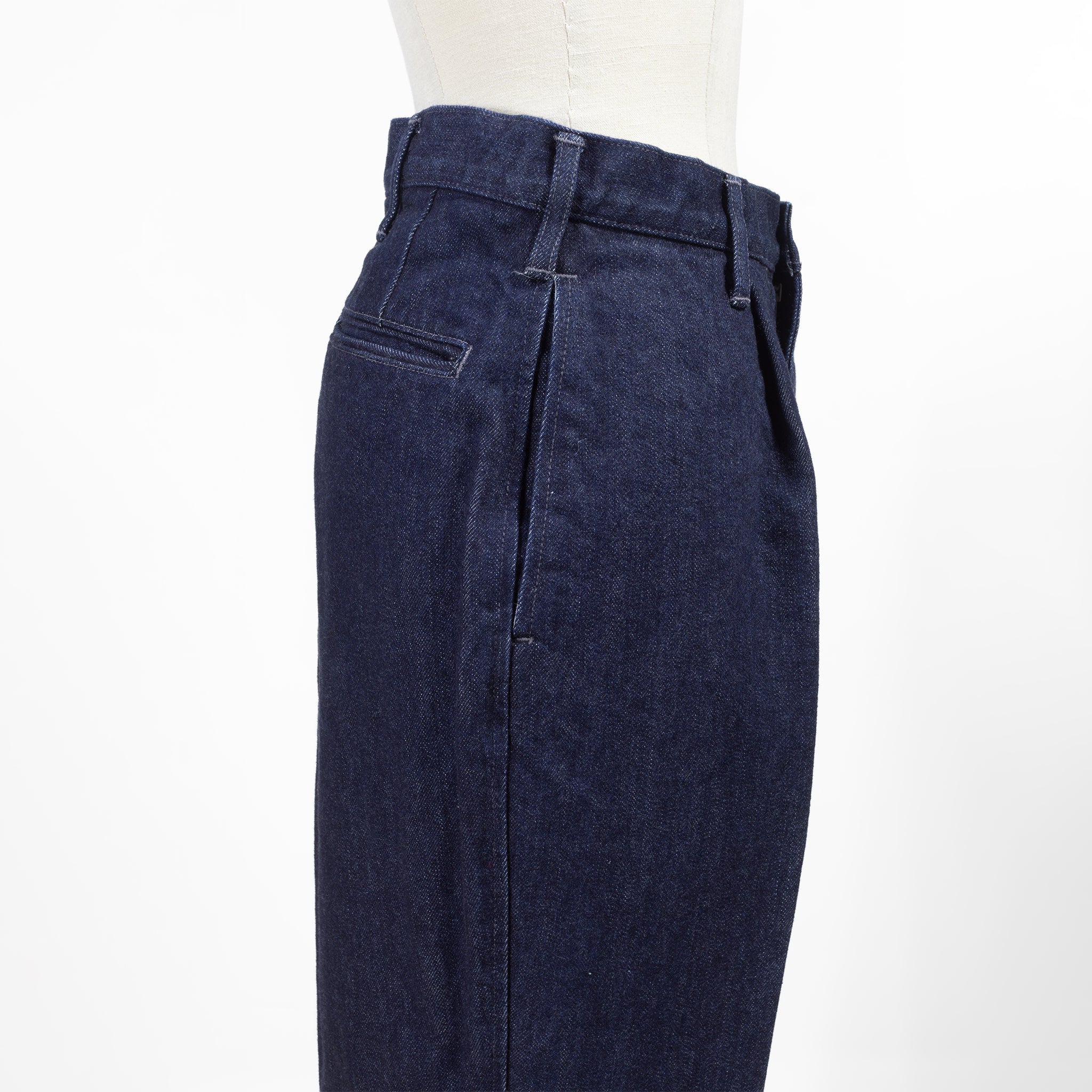 ONTADE公式｜BATONER バトナー ONE TUCK DENIM TROUSERS ONE WASH BN
