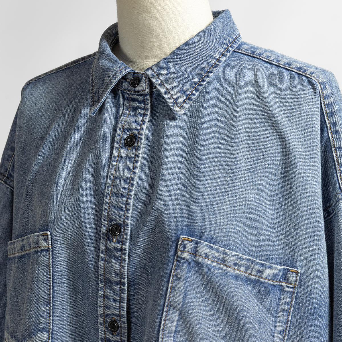 26AW cafune カットオフクロップドデニムシャツ 635909