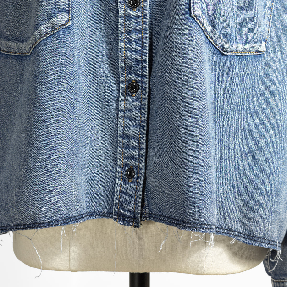 26AW cafune カットオフクロップドデニムシャツ 635909