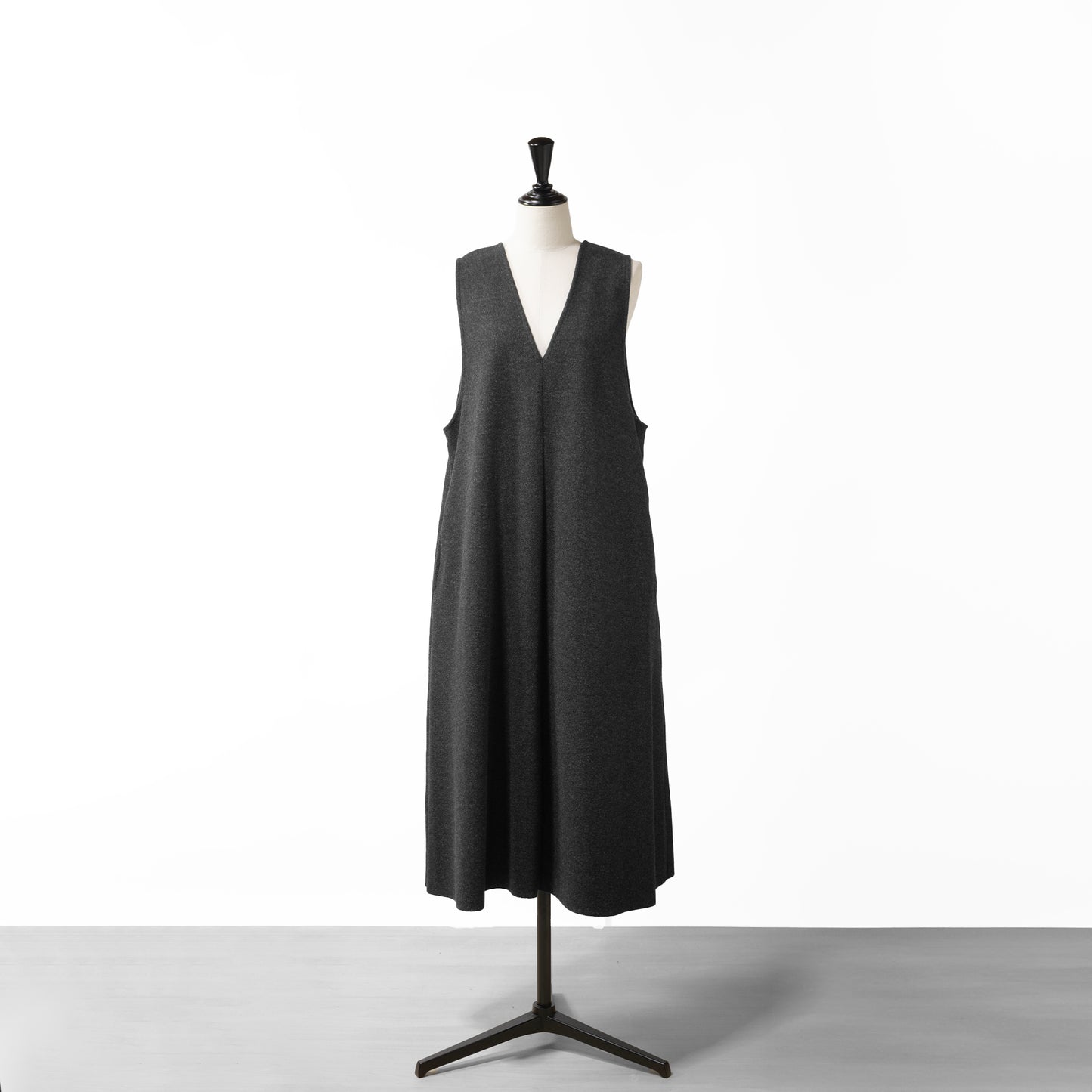 24AW FONTANA GRANDE V-NECK JERSEY SLEEVELESS OP