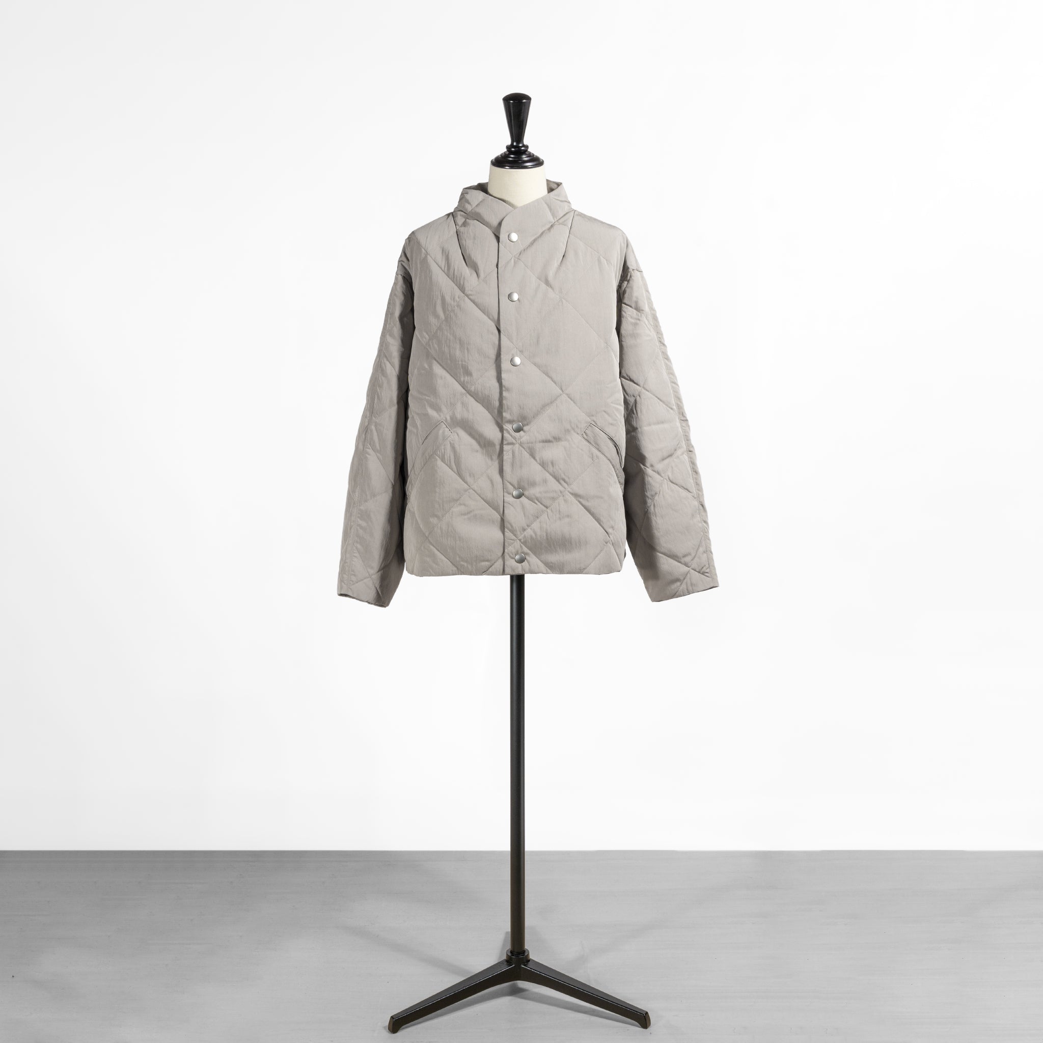 ONTADE公式｜grin グリン ダウンショートジャケット 8254J-002の通販