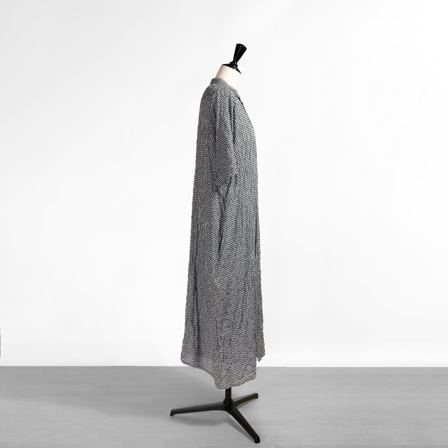 26SS NATURAL LAUNDRY 先染めシャーリング ワイドワンピース 7262O-002