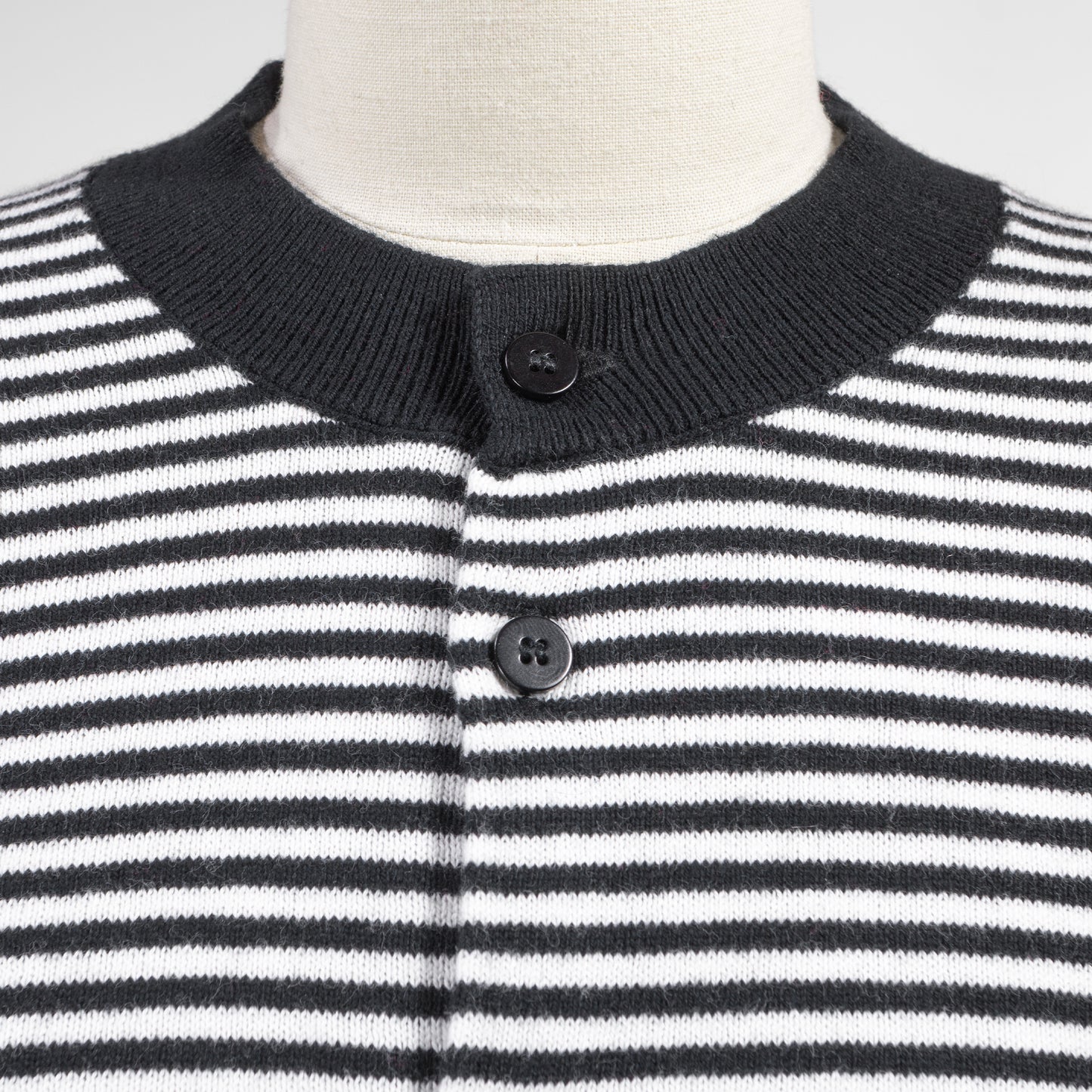 grin 綿カシミヤクルーネックカーディガン 8254K-028