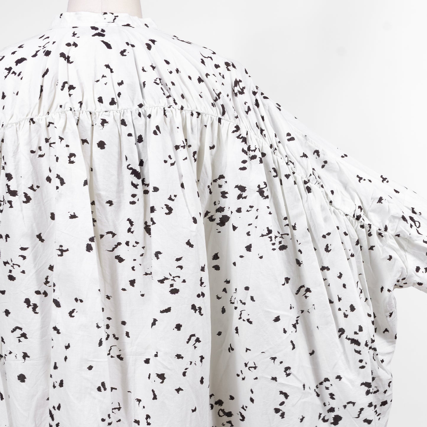 26ES mizuiro ind プリントバックギャザーシャツ 1-230131