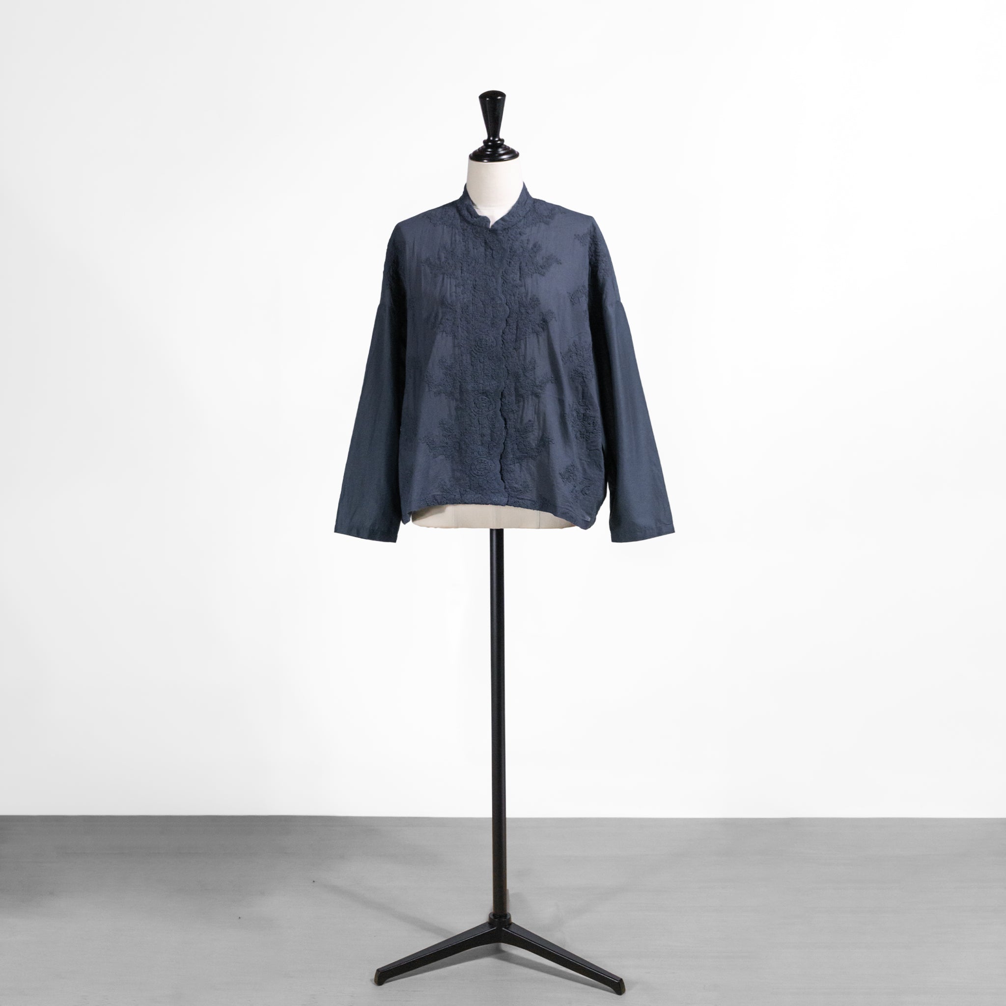 ONTADE公式｜mizuiro ind ミズイロインド レーススタンドカラーワイド