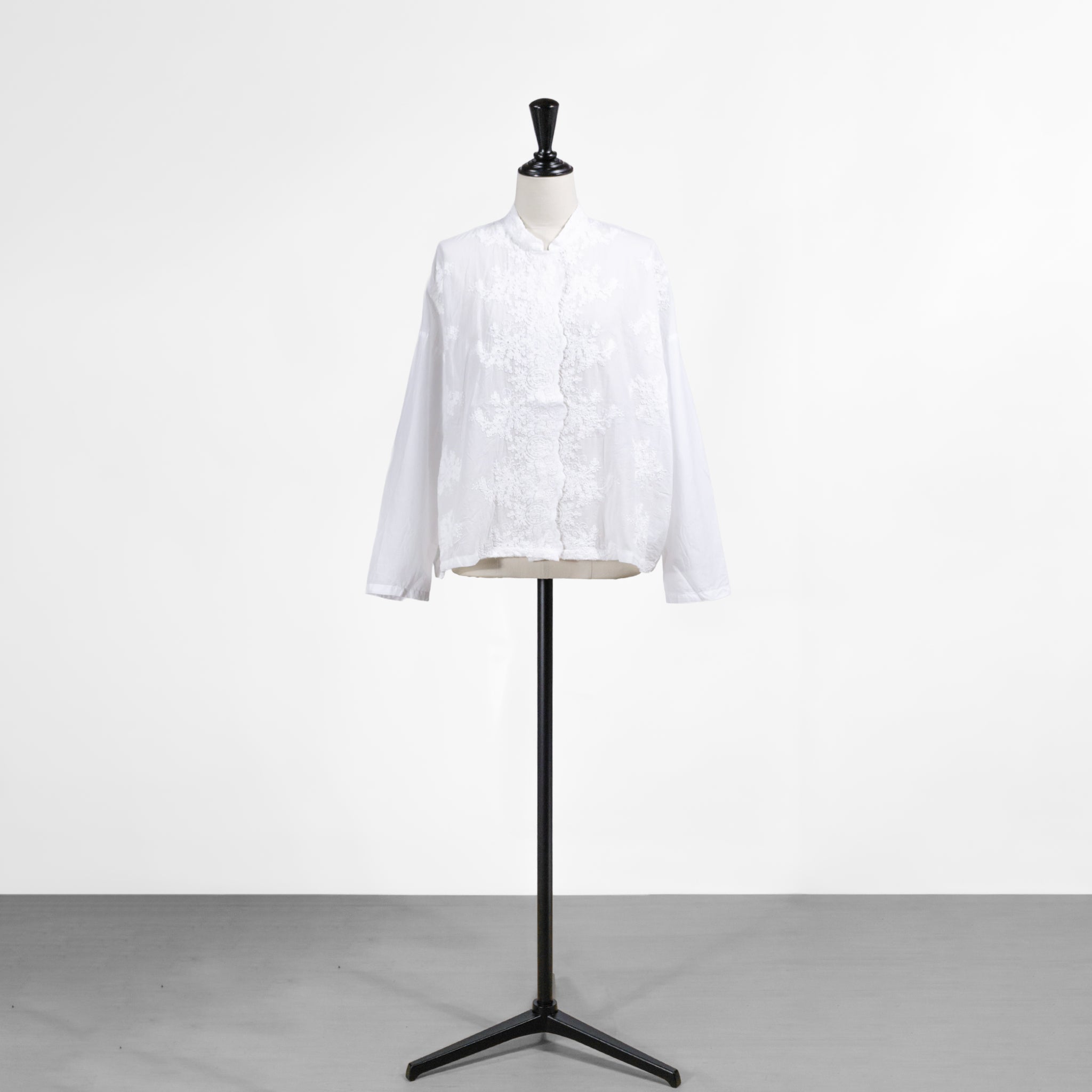 ONTADE公式｜mizuiro ind ミズイロインド レーススタンドカラーワイド