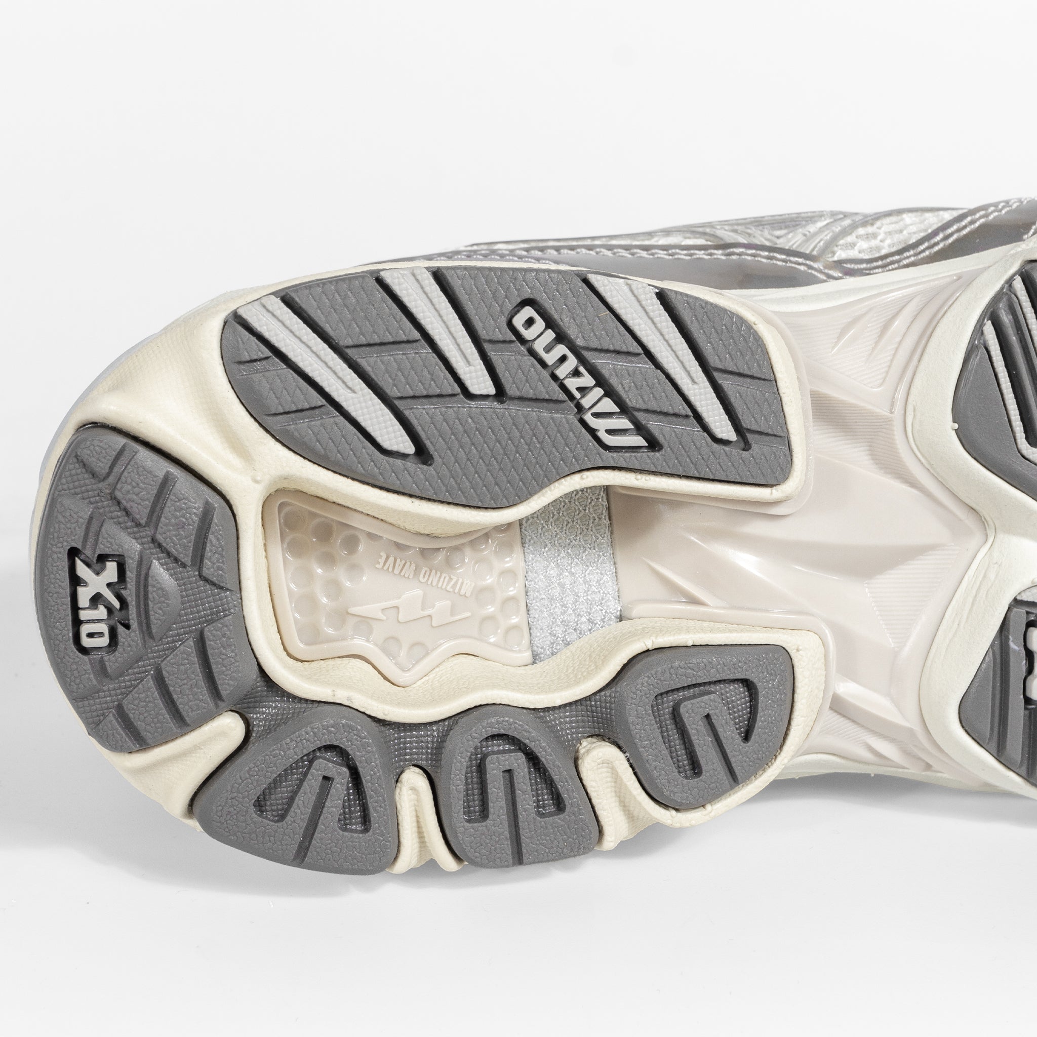 ミスタ★ 1/31発売｜Mizuno Wave Rider 10 