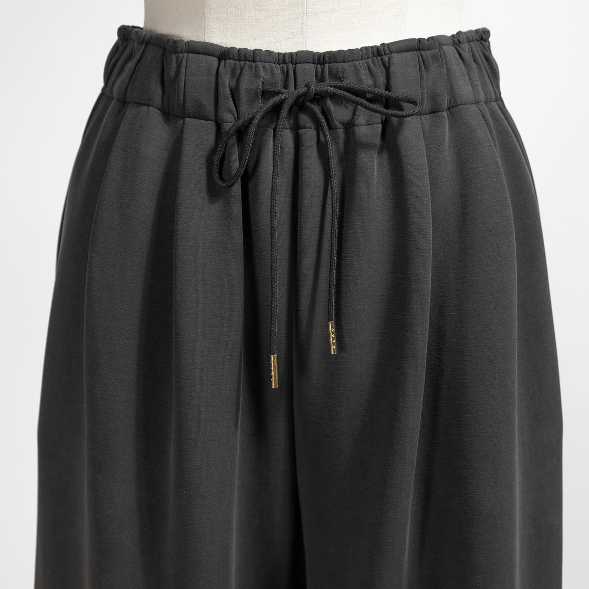 26AW PASSIONE タックイージーワイドパンツ 636604