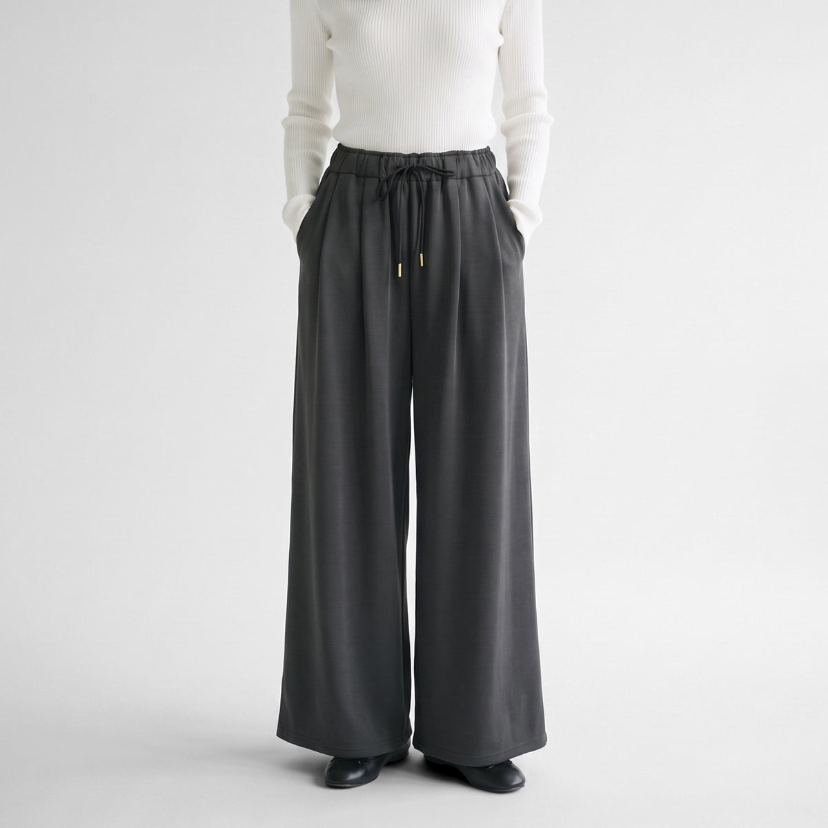 26AW PASSIONE タックイージーワイドパンツ 636604