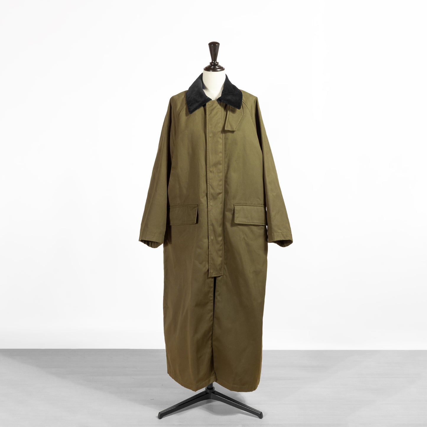 25AW SACRA ハイデンシティーコーティングクロスロングコート 125602011