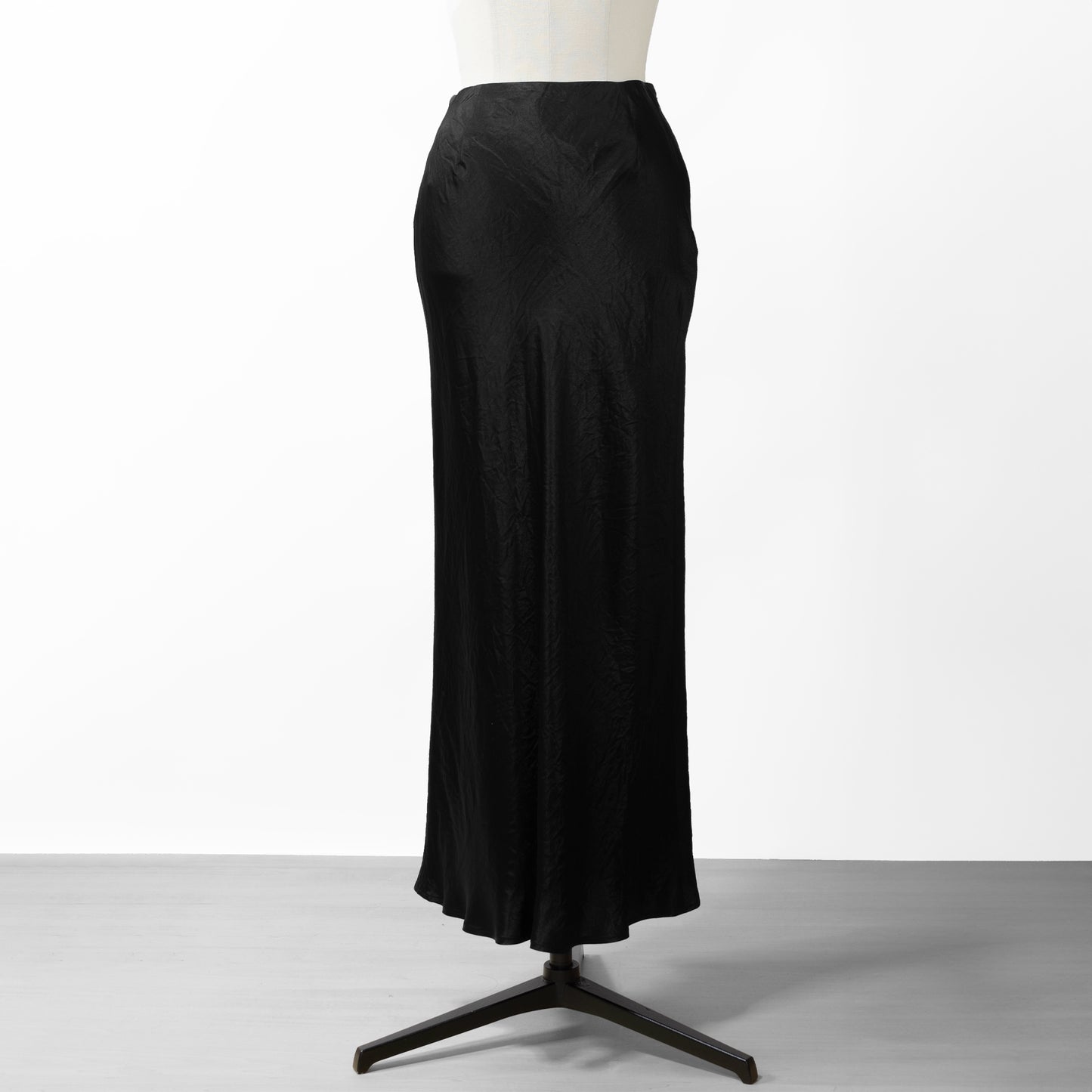 24AW SACRA ACETATE SATIN SKIRT