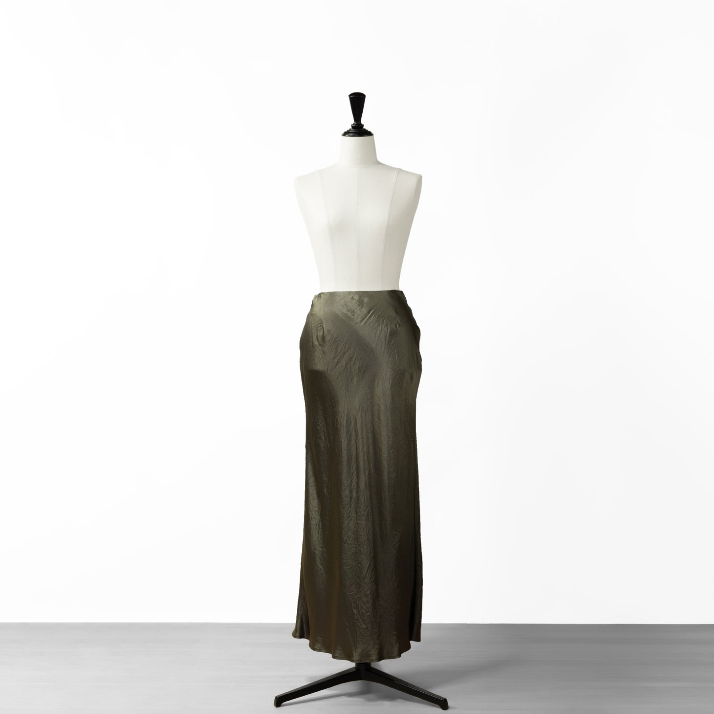 24AW SACRA ACETATE SATIN SKIRT