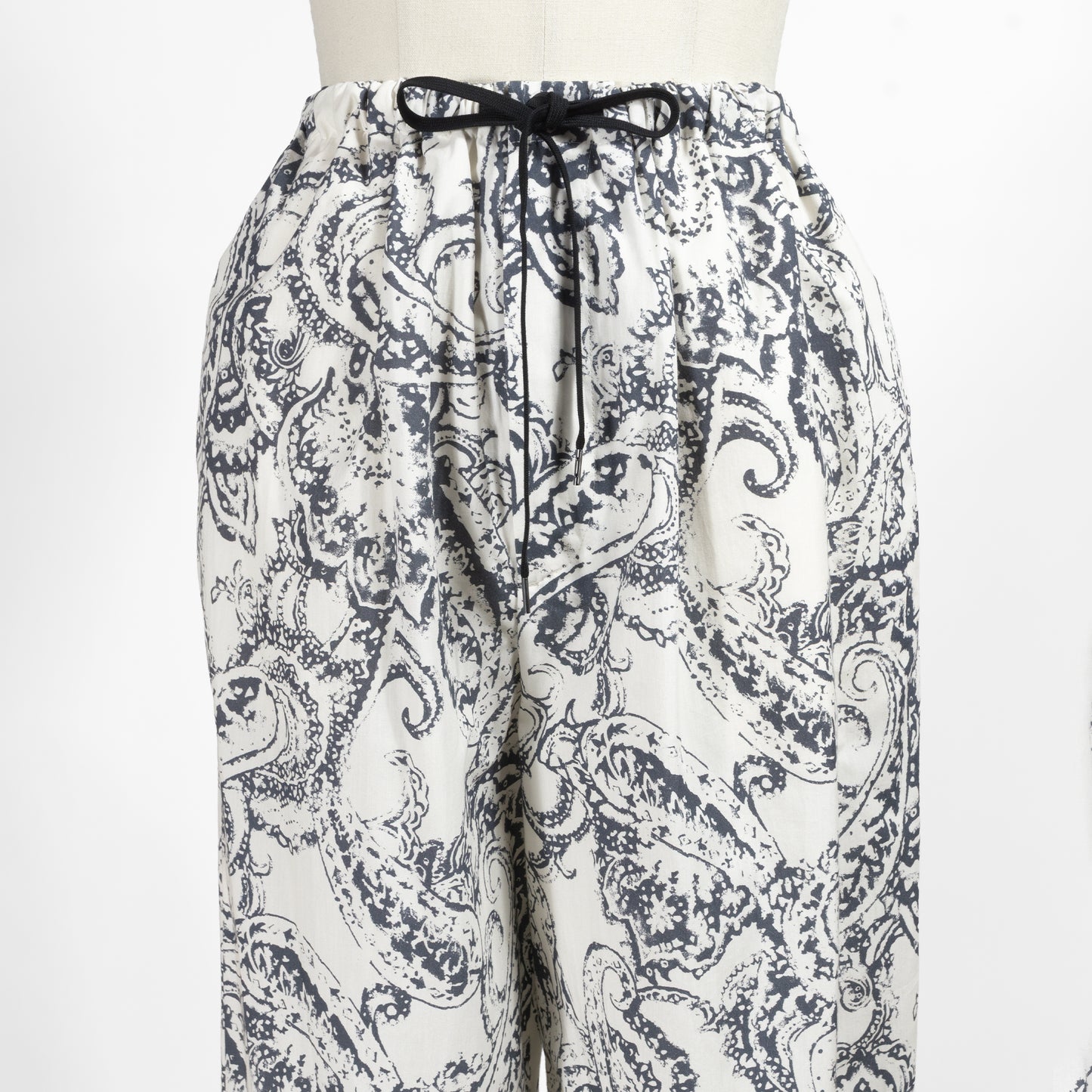 26SS SACRA ブラードペイズリーパンツ 126119111
