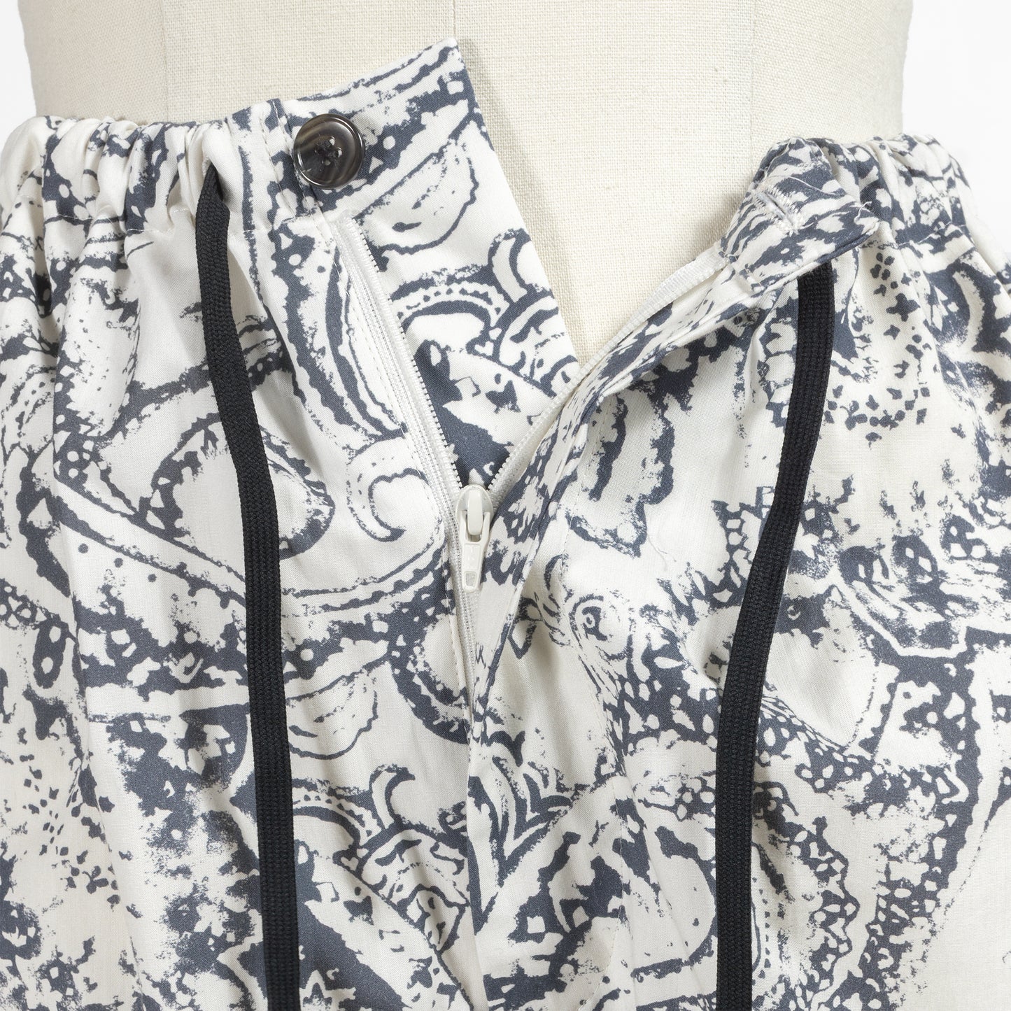 26SS SACRA ブラードペイズリーパンツ 126119111