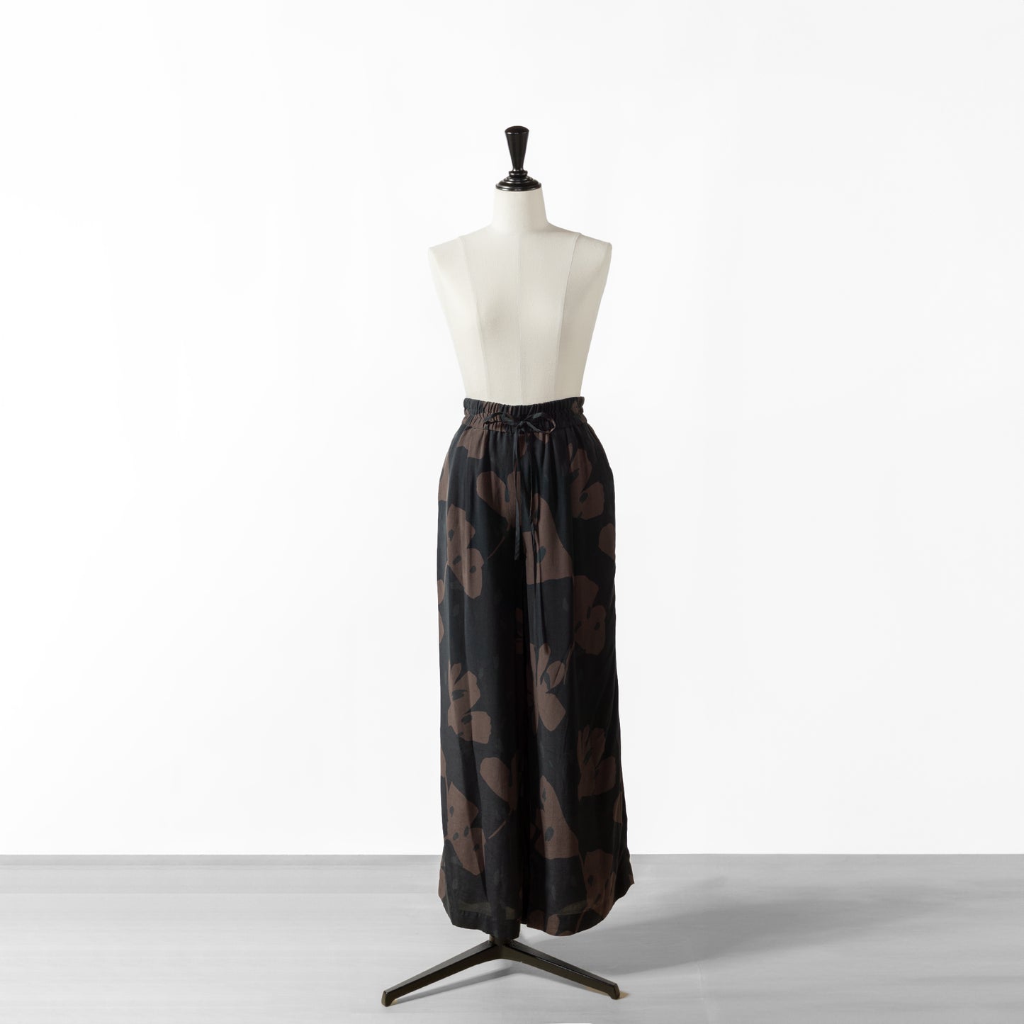 24AW SACRA MODERN FLOWER PANTS