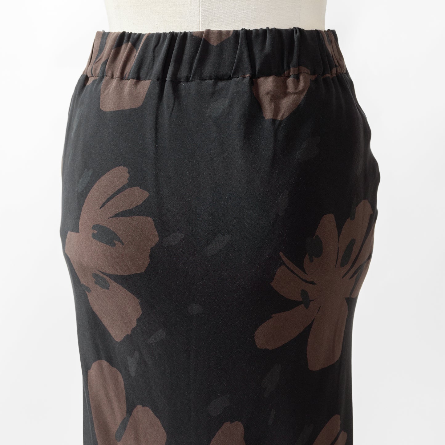 24AW SACRA MODERN FLOWER SKIRT