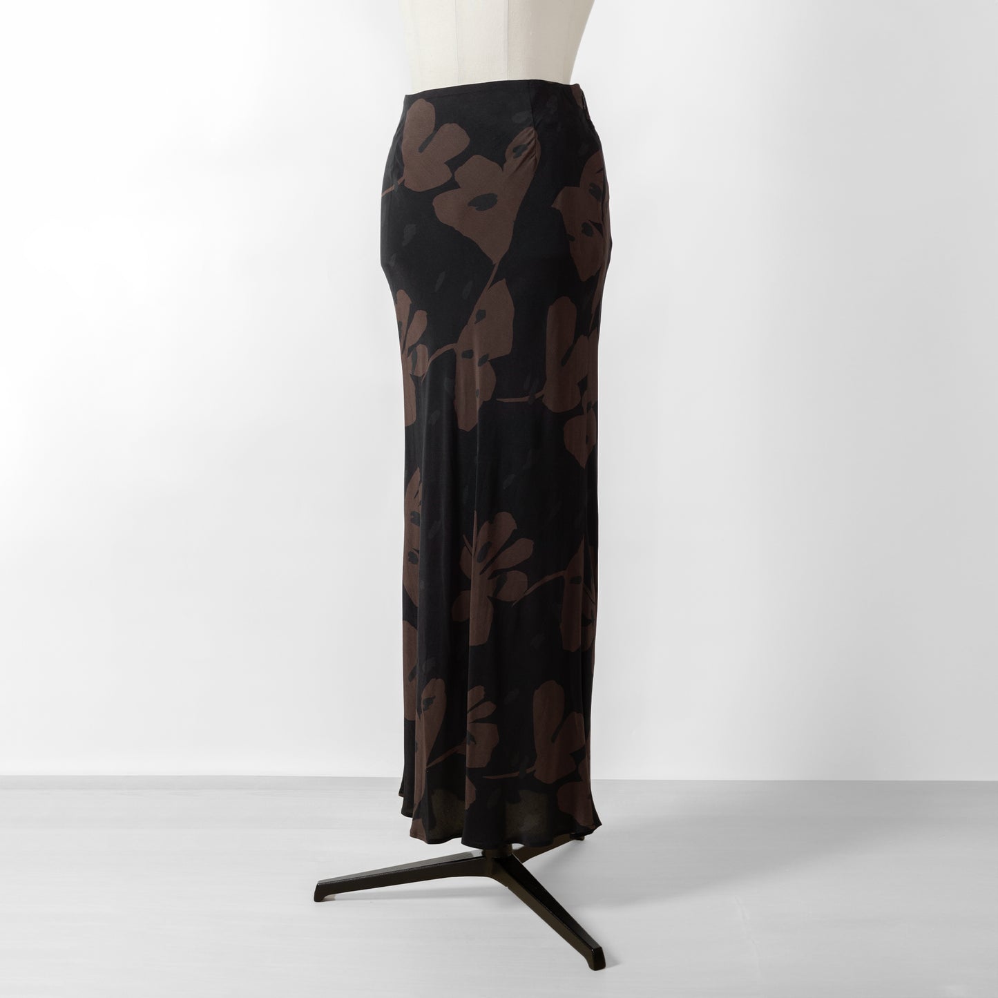 24AW SACRA MODERN FLOWER SKIRT