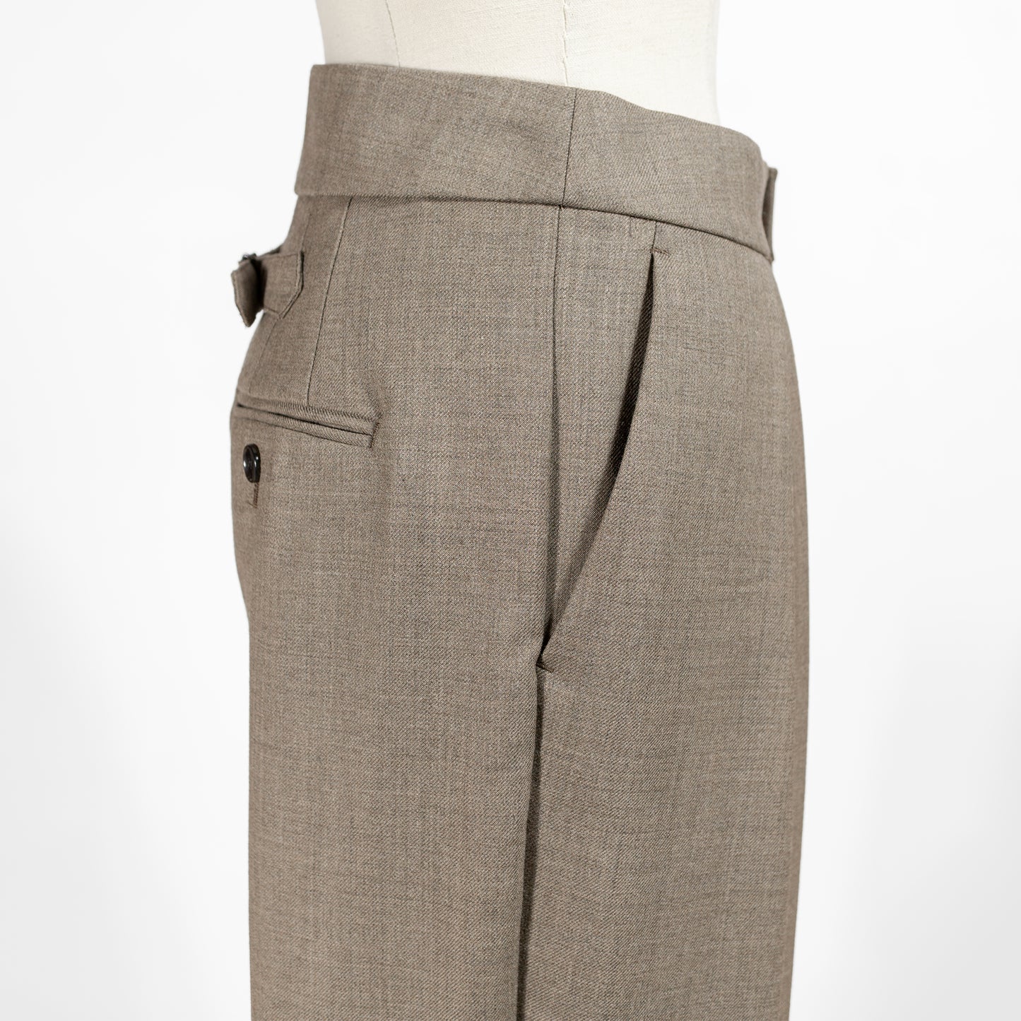 25AW SACRA ハイカウントウーステッドサージパンツ 125515112