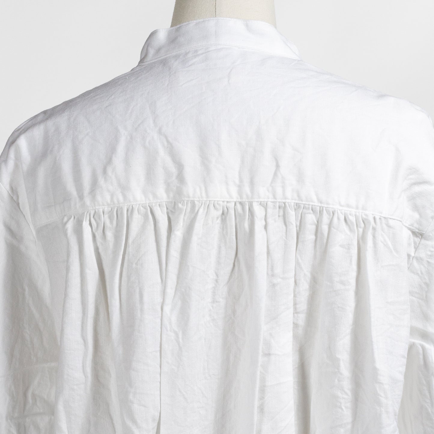 26AW SARAHWEAR ＜Ronan＞シャンブレースタンドカラーシャツ C53122