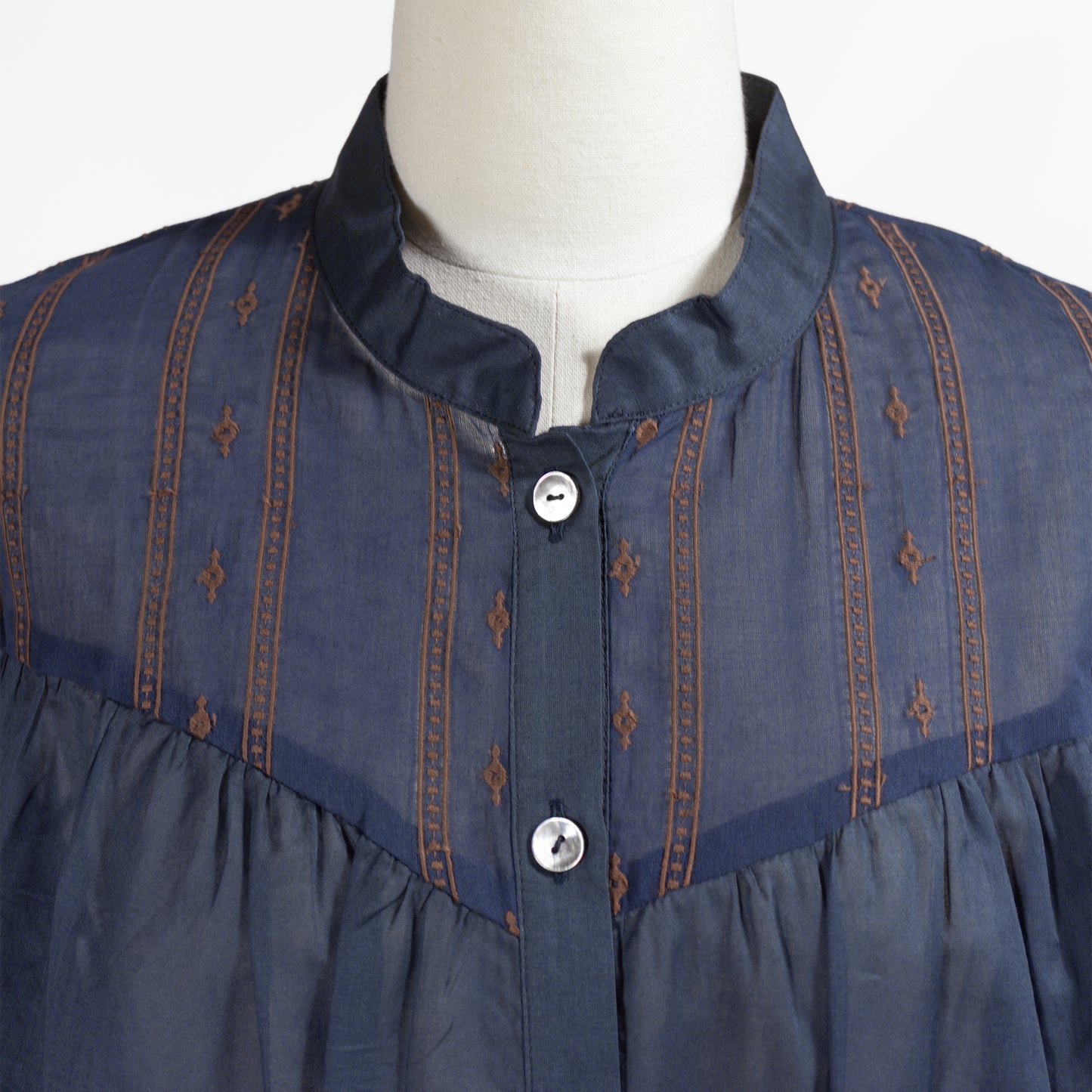 26AW SARAHWEAR ＜Lily＞プレーンローン×エンブロイダリーボイルローン ブラウス C53140