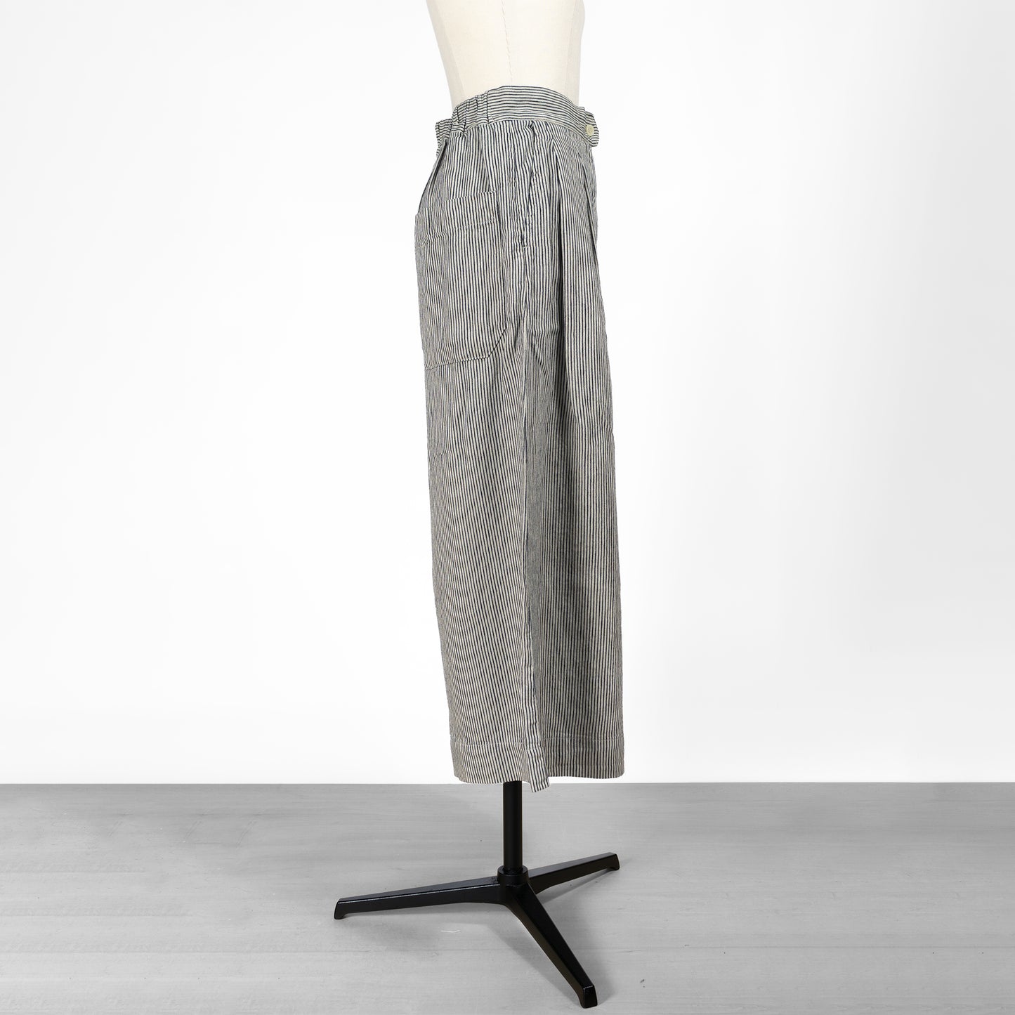 26SS SARAHWEAR   ＜Kyoko＞リネンコットン ヒッコリーストライプ キュロットパンツ C30616