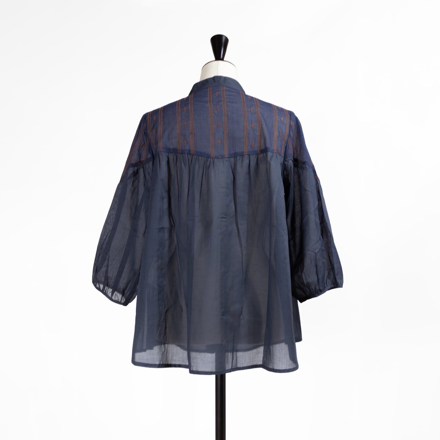 26AW SARAHWEAR ＜Lily＞プレーンローン×エンブロイダリーボイルローン ブラウス C53140