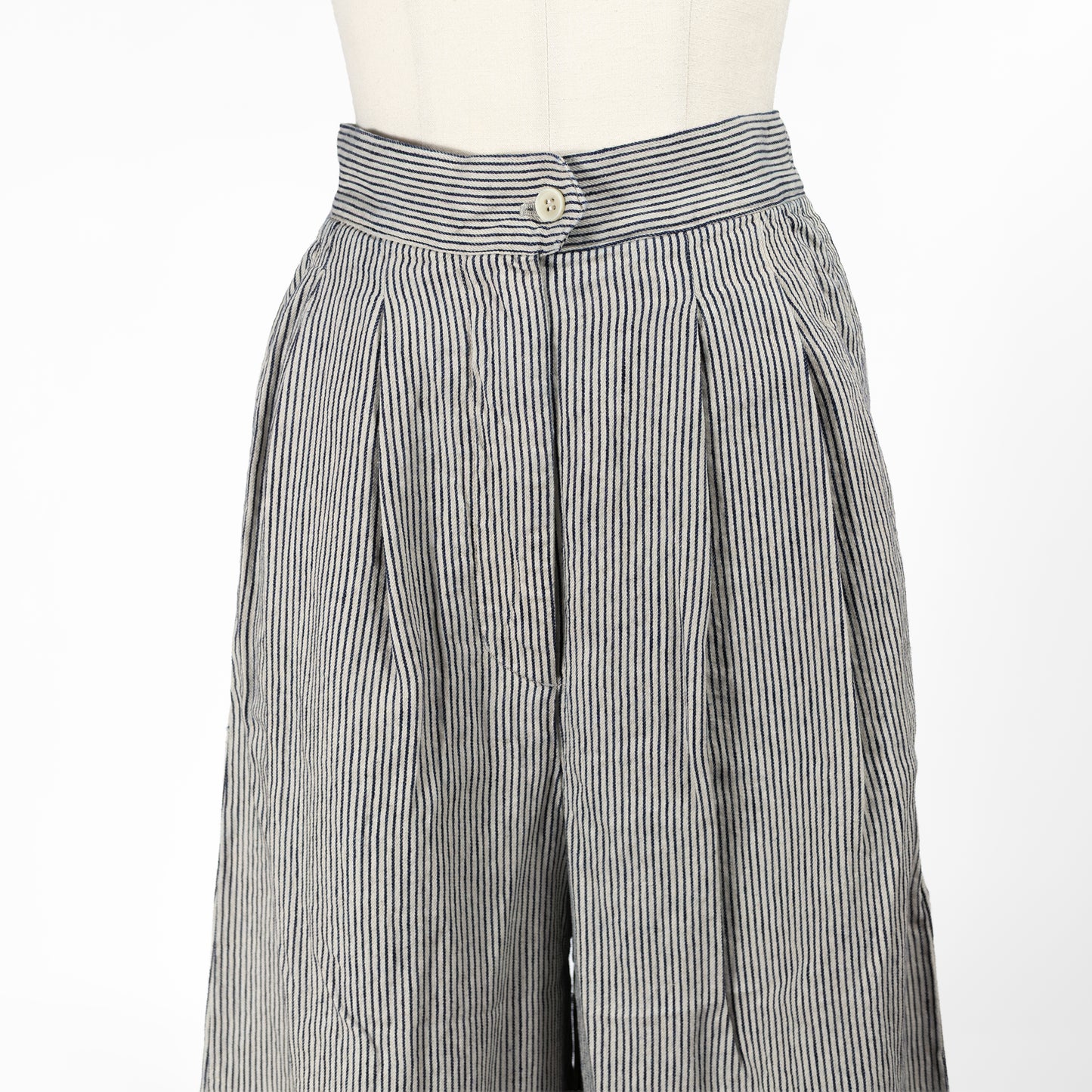 26SS SARAHWEAR   ＜Kyoko＞リネンコットン ヒッコリーストライプ キュロットパンツ C30616