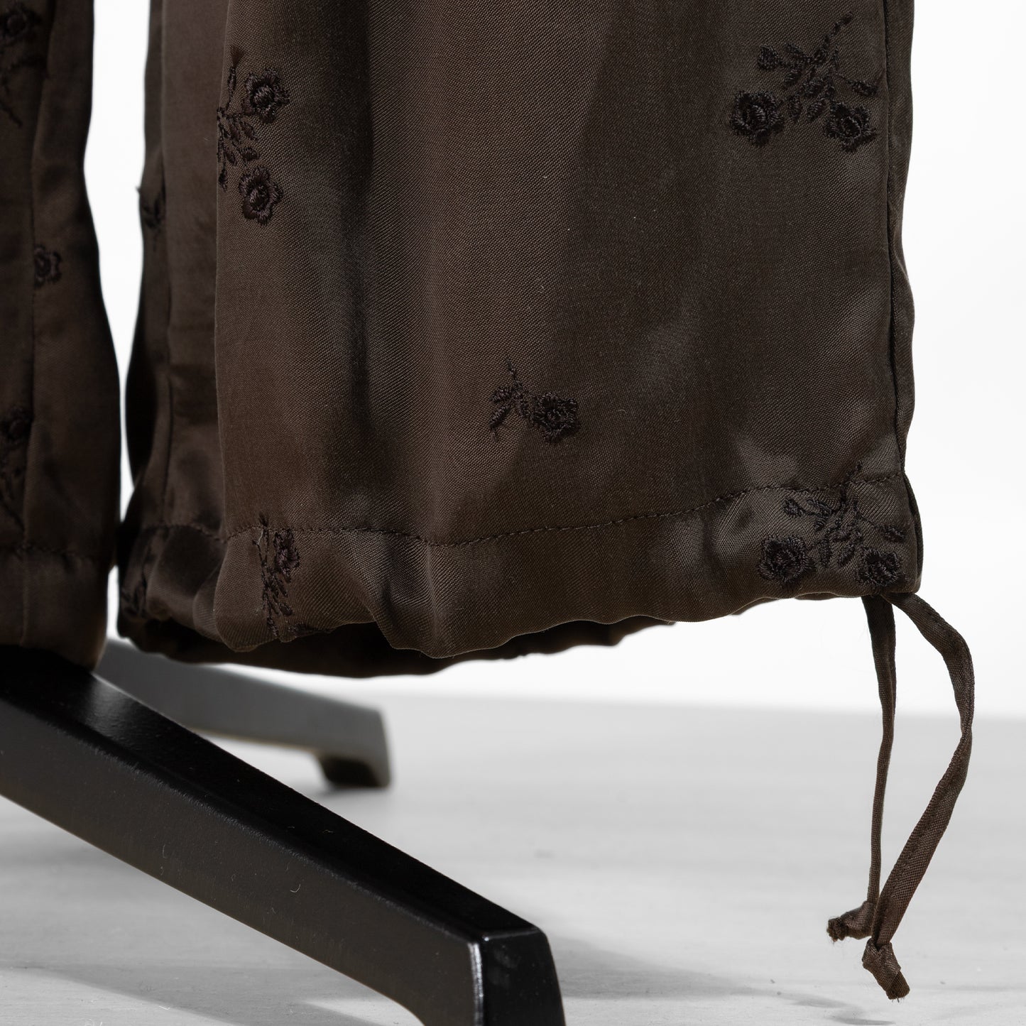 26AW TICCA フラワーエンブロイダリーパンツ TBFA-152