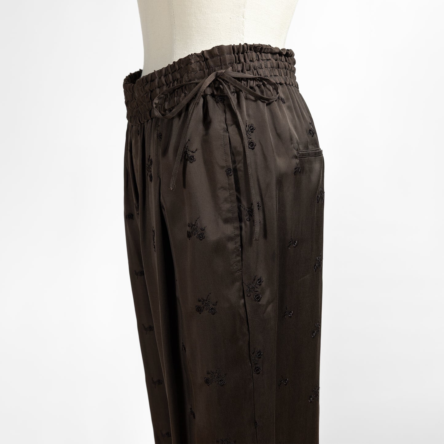 26AW TICCA フラワーエンブロイダリーパンツ TBFA-152