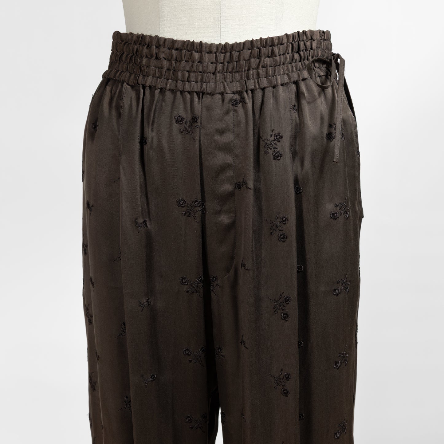 26AW TICCA フラワーエンブロイダリーパンツ TBFA-152