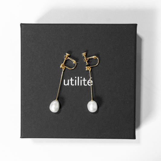 25SS utilité BAROQUE PEARL EARRING